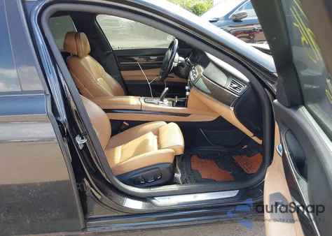 2013 BMW 740I z USA, uszkodzony, nr VIN WBAYA6C50DD143312